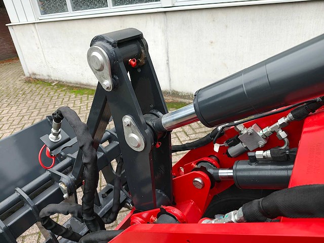 Minishovel - 2026 - pantherw25 advanced met kubota 4 cyl - afbeelding 30 van  52