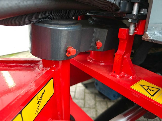 Minishovel - 2026 - pantherw25 advanced met kubota 4 cyl - afbeelding 33 van  52