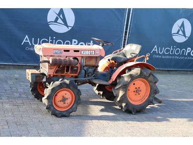 Minitractor kubota b7001 diesel 14pk - afbeelding 1 van  1