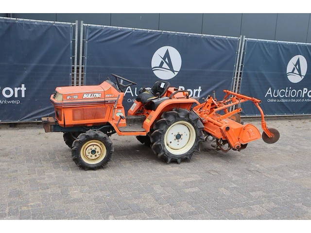 Minitractor kubota bulltra b1-15 diesel 15pk met grondfrees - afbeelding 1 van  1
