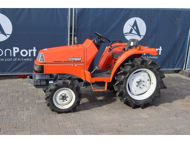 Minitractor kubota saturn x-24 diesel 24pk - afbeelding 1 van  1