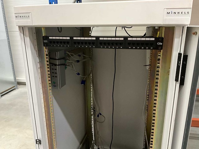 Minkels serverkast - afbeelding 4 van  7