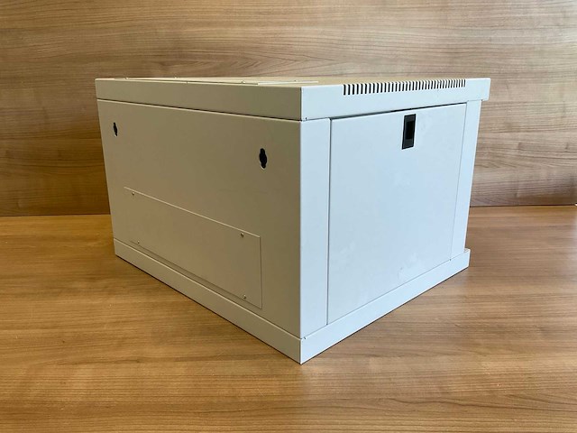 Minkels serverrack met apparatuur - afbeelding 3 van  3