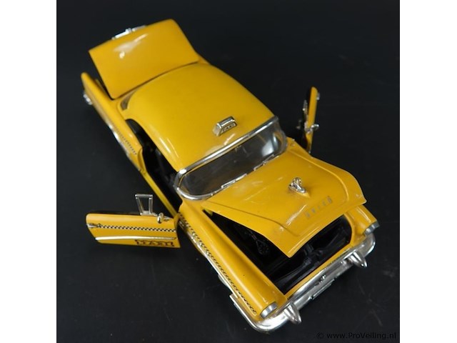 Mira 1/18 yellow cab buick century taxi uit 1955. - afbeelding 6 van  7