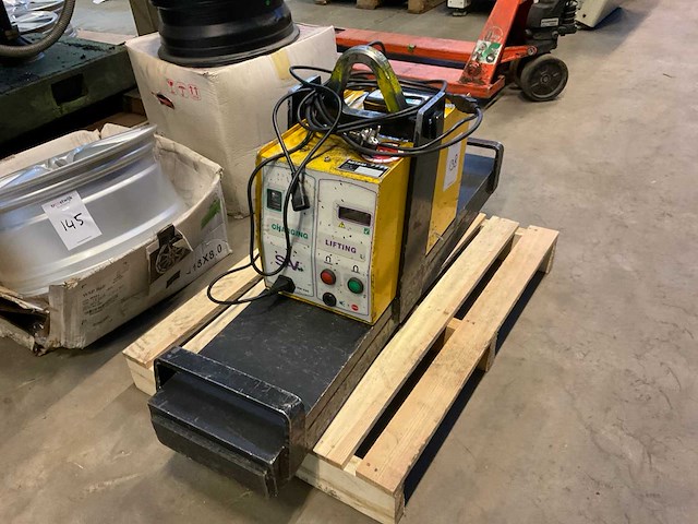 Mitari bm3600 accu hijsmagneet - afbeelding 1 van  5