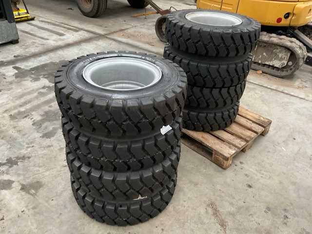 Mitas fl-08 dubbellucht met velg voor wacker neuson ew65 mobiele midigraafmachine (4x) - afbeelding 3 van  6