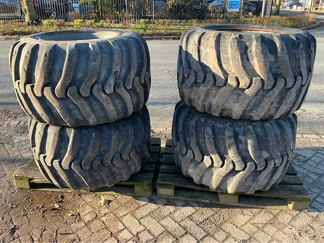 Mitas traction tr-12 excavator band en velg (4x) - afbeelding 1 van  9