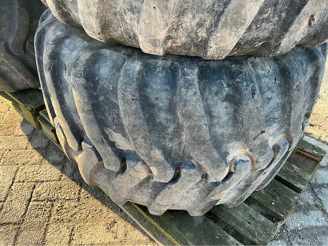 Mitas traction tr-12 excavator band en velg (4x) - afbeelding 6 van  9