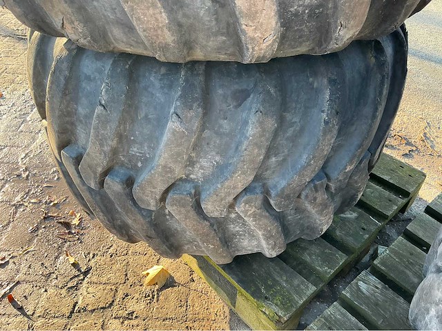 Mitas traction tr-12 excavator band en velg (4x) - afbeelding 9 van  9