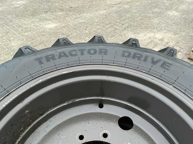 Mitas tractor drive 14.9-28 wielen (2x) - afbeelding 6 van  7