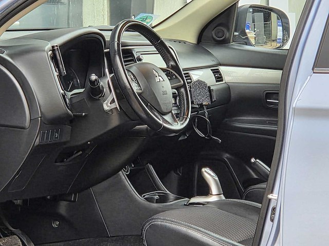 Mitsubishi - 2015 - outlander - 2.0 phev be x-line - 2-zpf-87 - afbeelding 3 van  25