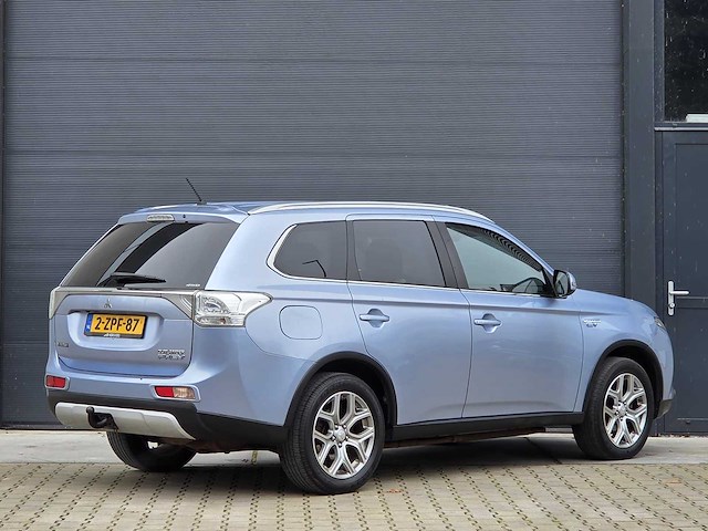 Mitsubishi - 2015 - outlander - 2.0 phev be x-line - 2-zpf-87 - afbeelding 21 van  25