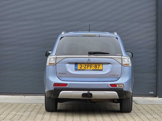 Mitsubishi - 2015 - outlander - 2.0 phev be x-line - 2-zpf-87 - afbeelding 22 van  25