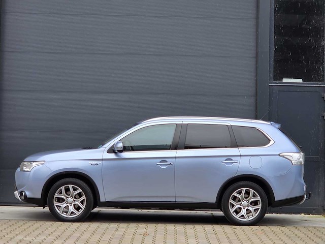 Mitsubishi - 2015 - outlander - 2.0 phev be x-line - 2-zpf-87 - afbeelding 25 van  25