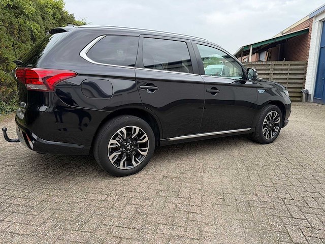Mitsubishi - 2015 - outlander - 2.0 phev exec. ed. - personenauto - afbeelding 3 van  4