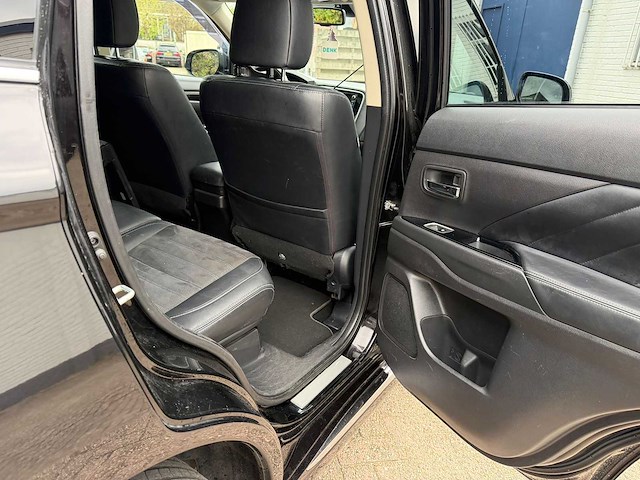 Mitsubishi - 2015 - outlander - 2.0 phev executive edition - - afbeelding 2 van  14