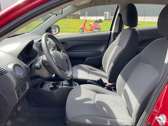 Mitsubishi - 2019 - space star - personenauto - afbeelding 9 van  19