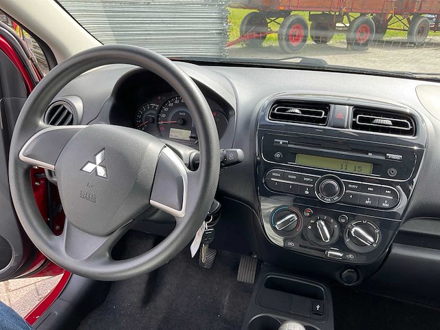Mitsubishi - 2019 - space star - personenauto - afbeelding 13 van  19