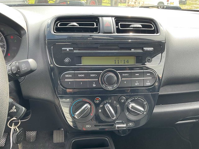 Mitsubishi - 2019 - space star - personenauto - afbeelding 16 van  19