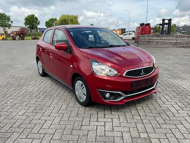Mitsubishi - 2019 - space star - personenauto - afbeelding 2 van  19