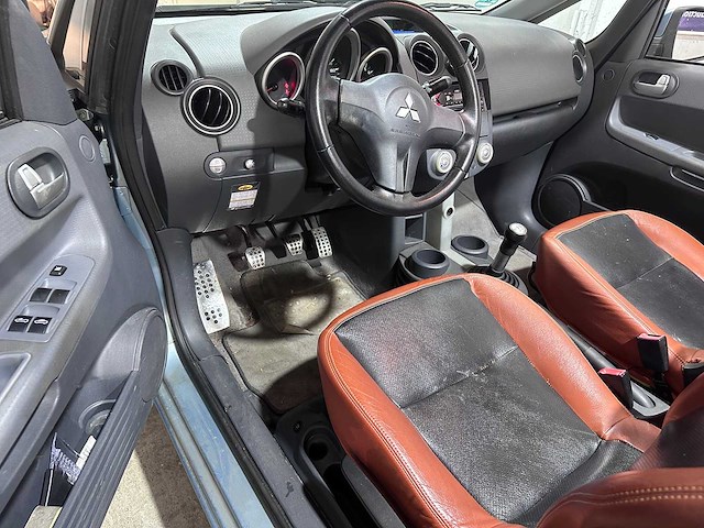 Mitsubishi - colt czc - 1.5 invite - 65-tf-jt- 2006 - afbeelding 18 van  19
