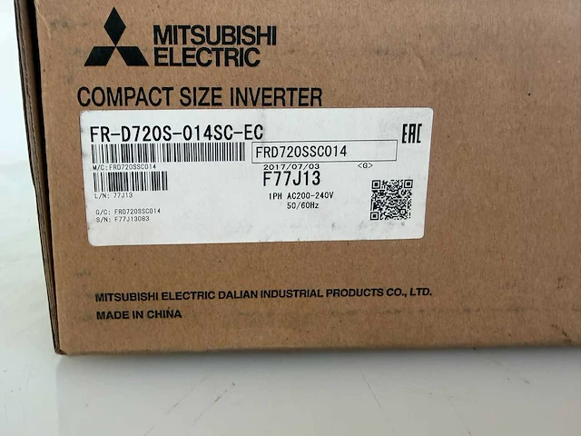 Mitsubishi - d700-sc - frequentieomvormer - afbeelding 2 van  5