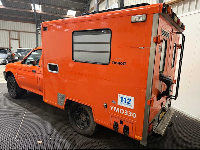 Mitsubishi - l 200 - 4x4 - ex reddingsbrigade - bedrijfswagen - 2006 - afbeelding 2 van  35