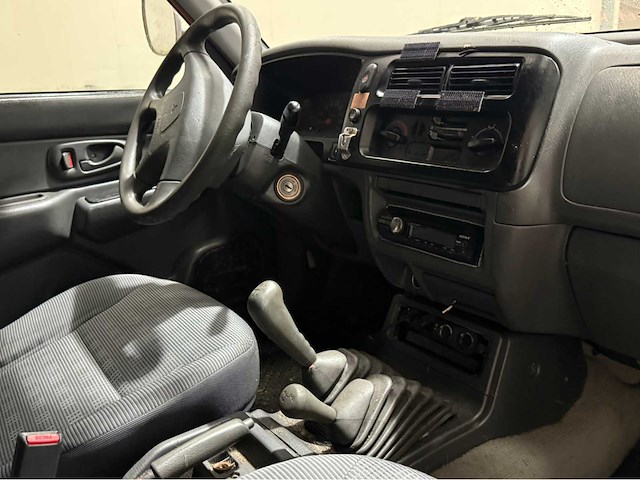 Mitsubishi - l 200 - 4x4 - ex reddingsbrigade - bedrijfswagen - 2006 - afbeelding 7 van  35