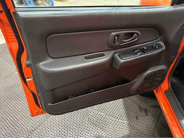 Mitsubishi - l 200 - 4x4 - ex reddingsbrigade - bedrijfswagen - 2006 - afbeelding 16 van  35