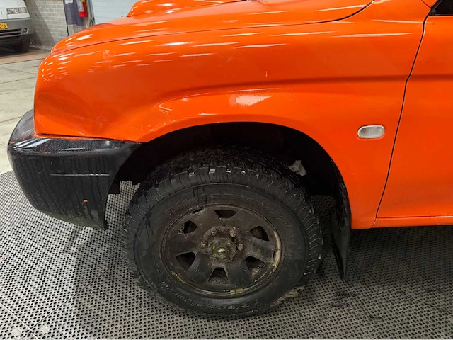 Mitsubishi - l 200 - 4x4 - ex reddingsbrigade - bedrijfswagen - 2006 - afbeelding 26 van  35