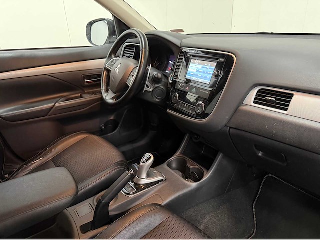 Mitsubishi - outlander - 2.0 phev - business ed - personenauto - 2014 - afbeelding 8 van  31