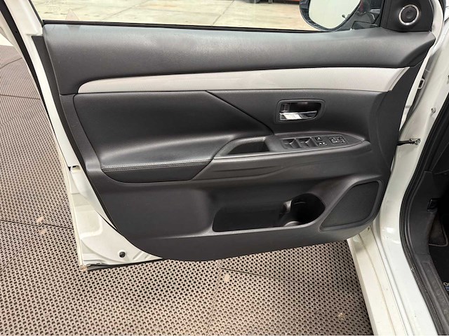 Mitsubishi - outlander - 2.0 phev - business ed - personenauto - 2014 - afbeelding 4 van  31