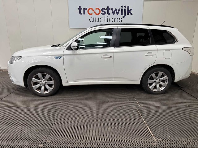 Mitsubishi - outlander - 2.0 phev - business ed - personenauto - 2014 - afbeelding 26 van  31