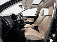 Mitsubishi - outlander - 2.0 phev instyle - 2-slh-57 - 2013 iaw - afbeelding 2 van  13