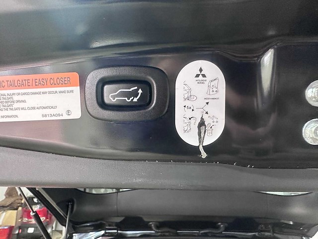 Mitsubishi - outlander - 2.0 phev instyle - 6-trz-39- 2014 - afbeelding 11 van  23