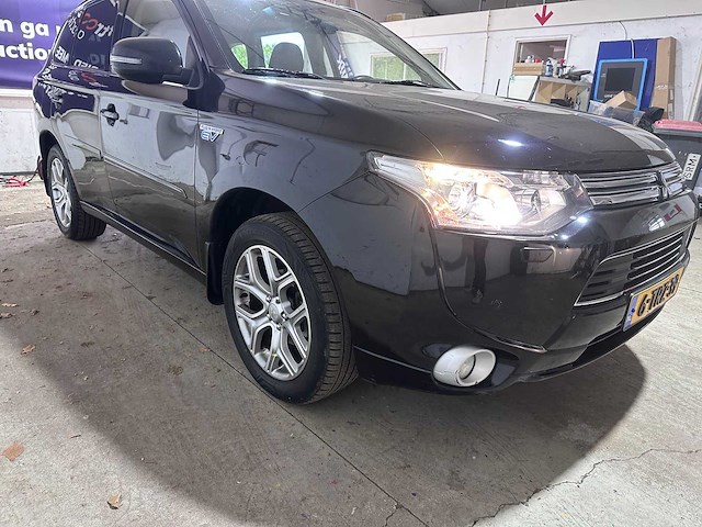 Mitsubishi - outlander - 2.0 phev instyle - 6-trz-39- 2014 - afbeelding 19 van  23