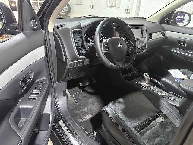 Mitsubishi - outlander - 2.0 phev instyle - 6-trz-39- 2014 - afbeelding 21 van  23