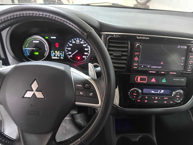 Mitsubishi - outlander - 2.0 phev instyle - 6-trz-39- 2014 - afbeelding 22 van  23