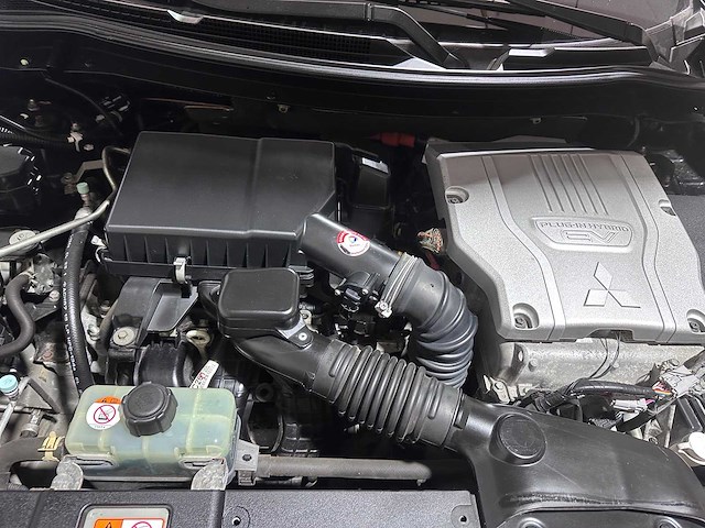 Mitsubishi - outlander - 2.0 phev instyle - 6-trz-39- 2014 - afbeelding 6 van  9
