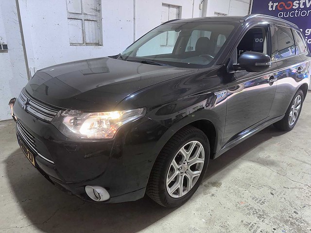 Mitsubishi - outlander - 2.0 phev instyle - 6-txn-27- 2014 - afbeelding 1 van  10