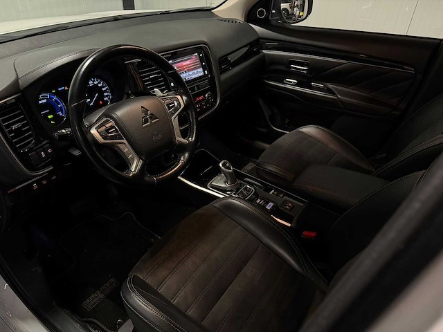 Mitsubishi - outlander - 2.4 phev intense+ - car - 2019 xt-308-h iaw - afbeelding 3 van  19
