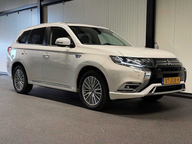 Mitsubishi - outlander - 2.4 phev intense+ - car - 2019 xt-308-h iaw - afbeelding 11 van  19