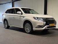 Mitsubishi - outlander - 2.4 phev intense+ - car - 2019 xt-308-h iaw - afbeelding 11 van  19