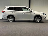 Mitsubishi - outlander - 2.4 phev intense+ - car - 2019 xt-308-h iaw - afbeelding 12 van  19