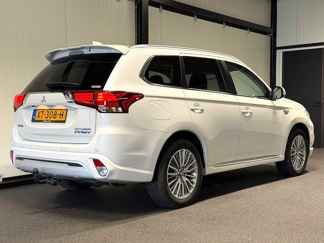 Mitsubishi - outlander - 2.4 phev intense+ - car - 2019 xt-308-h iaw - afbeelding 13 van  19