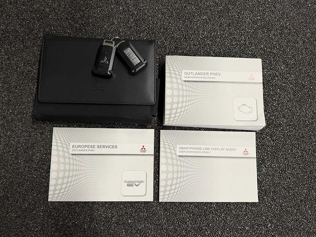 Mitsubishi - outlander - 2.4 phev intense+ - car - 2019 xt-308-h iaw - afbeelding 15 van  19