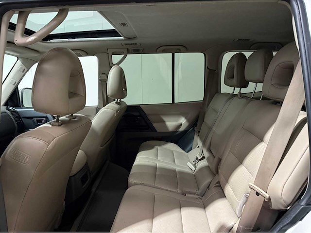 Mitsubishi - pajero - 7 persoons - 4x4 - benzine - personenauto - 2000 - afbeelding 9 van  35