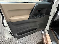 Mitsubishi - pajero - 7 persoons - 4x4 - benzine - personenauto - 2000 - afbeelding 19 van  35