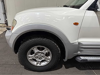 Mitsubishi - pajero - 7 persoons - 4x4 - benzine - personenauto - 2000 - afbeelding 25 van  35