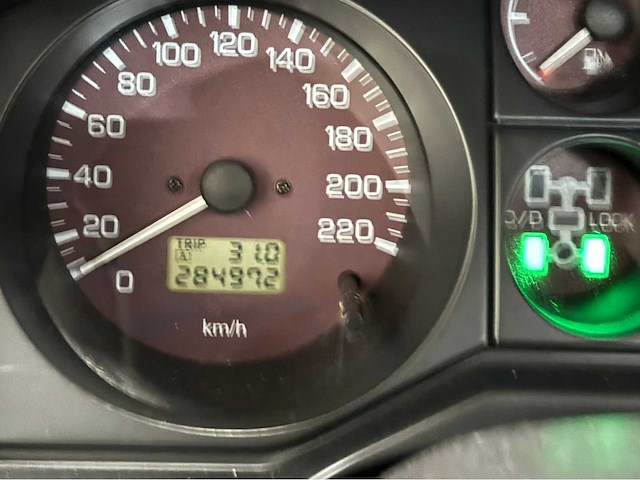 Mitsubishi - pajero - 7 persoons - 4x4 - benzine - personenauto - 2000 - afbeelding 28 van  35